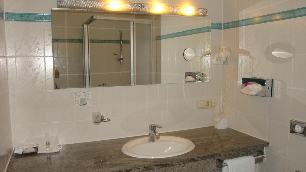 Hotel Burg-Muehle Gelnhausen Bilik gambar